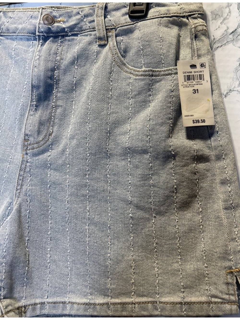 And Now This Womens Size 31 Relaxed Fit Bermuda Light Wash Striped Denim - Picture 4 of 13